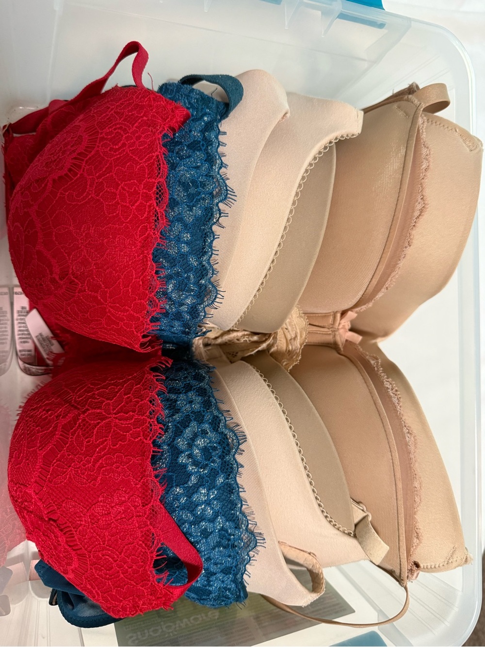 4 Victoria's Secret, 1 SKIMS, 2 Maidendorm and 1 strapless padded push-up bra